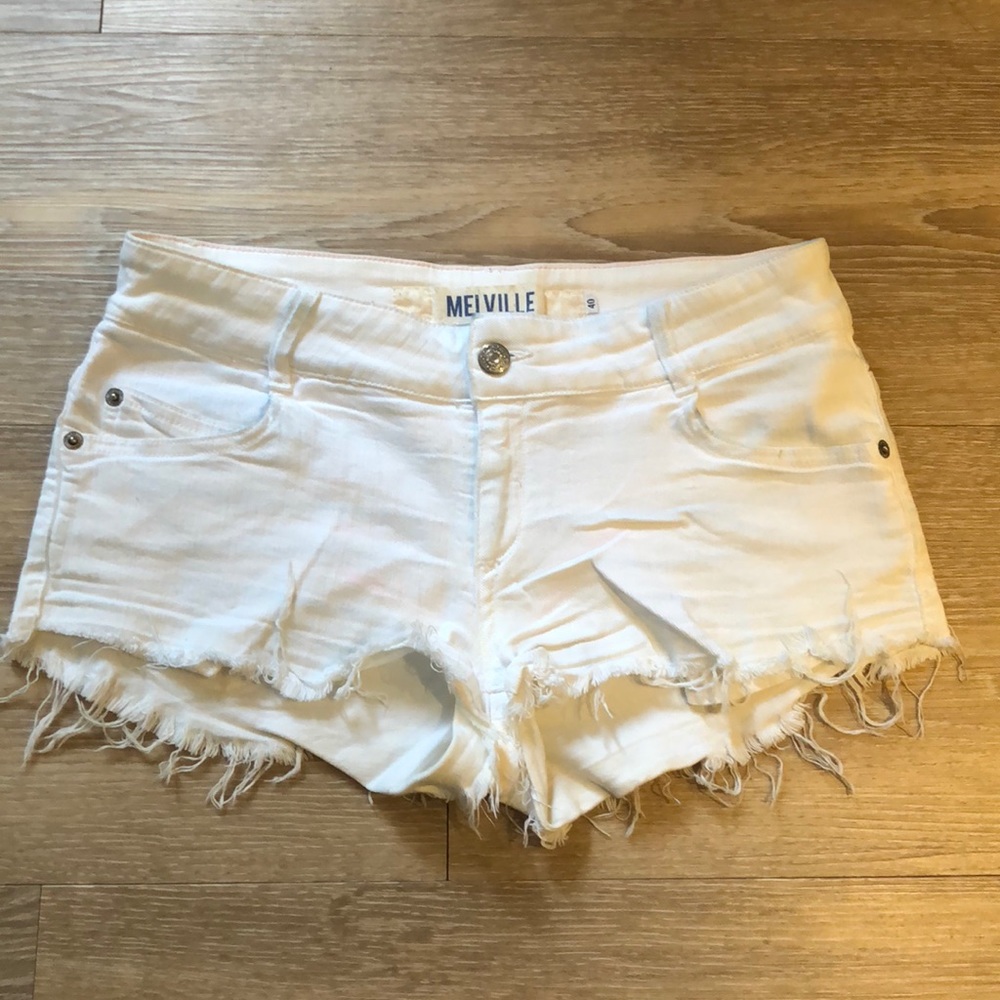 BRANDY MELVILLE WHITE DENIM SHORTS